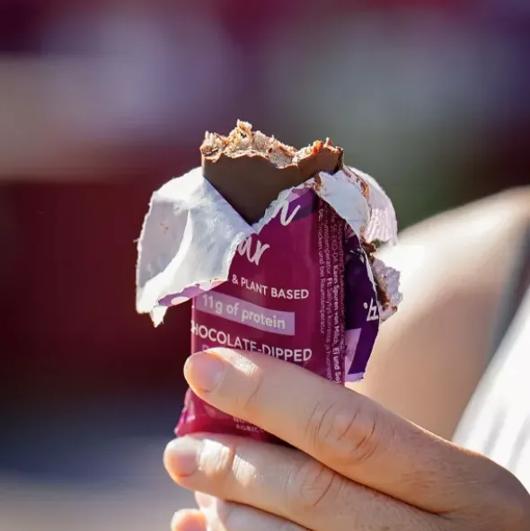 Barre protéinée bio Moonvalley - Framboise enrobée de chocolat