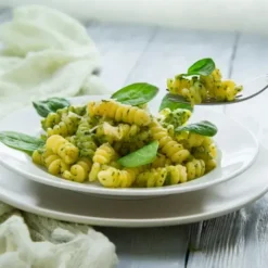 Fusilli aux épinards et aux noix - Grand format