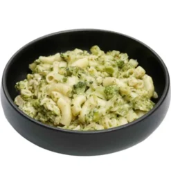 Macaronis, poulet et brocolis avec sauce au fromage