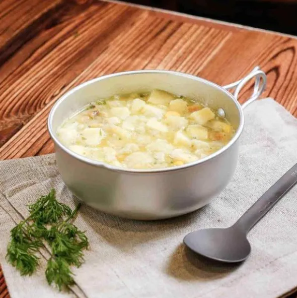 Poisson et pommes de terre à la sauce au persil
