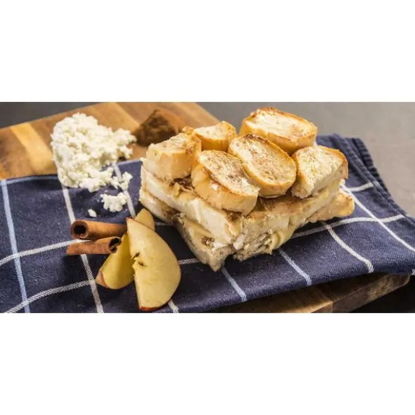 Pudding au pain, à la pomme et à la cannelle