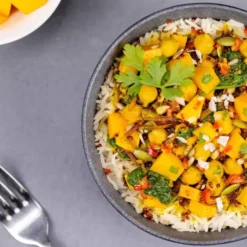Riz et légumes au curry indien