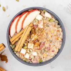 Riz soufflé à la pomme et à la cannelle