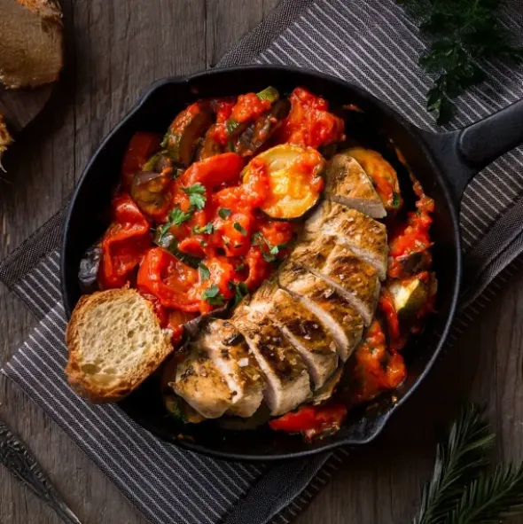 Suprême de poulet à la ratatouille